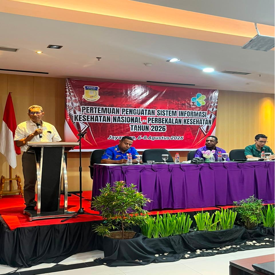 plt kepala dinas kesehatan provinsi papua, dr. Agak mabuk. menutup kegiatan