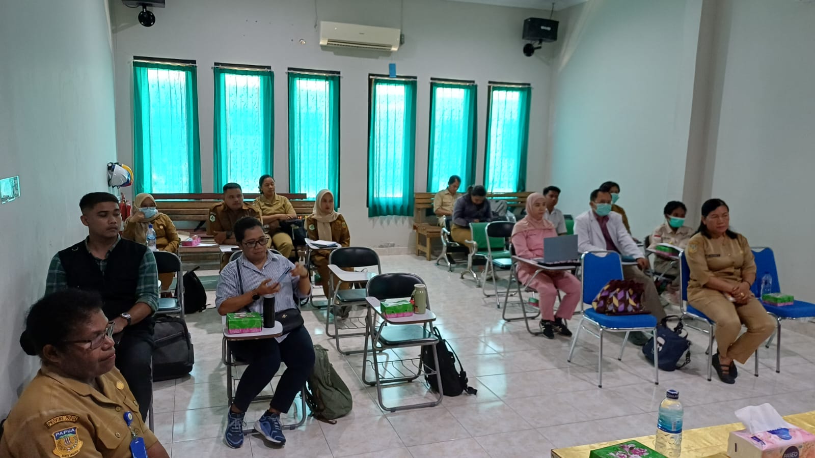 Peserta kegiatan pengembangan layanan TBC RO di RSUD Kwaingga
